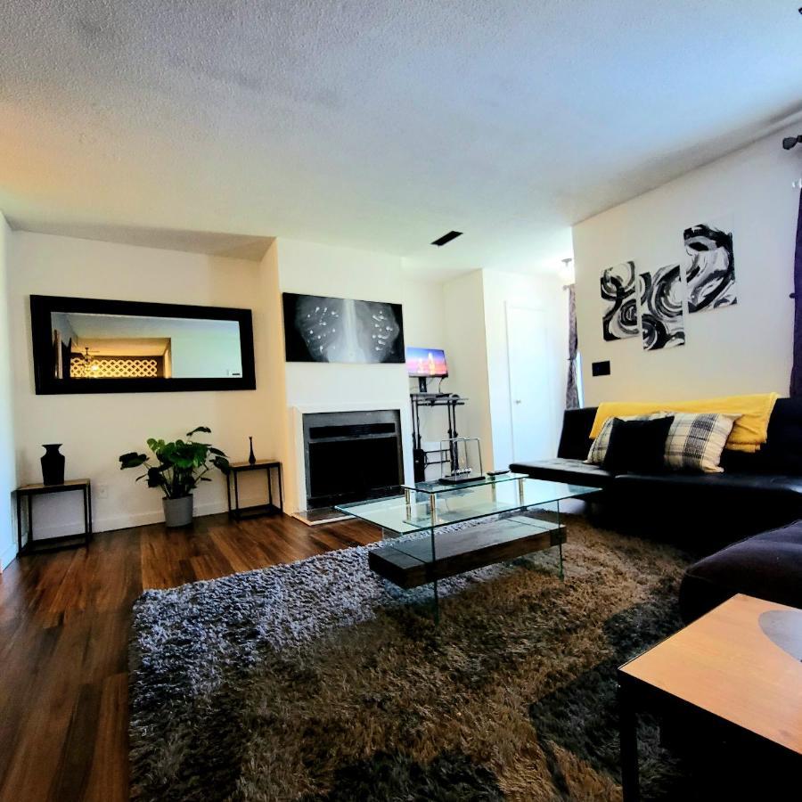 Villa Hi-Tek-Duplex A-Two 75In 4K Led Charleston Esterno foto