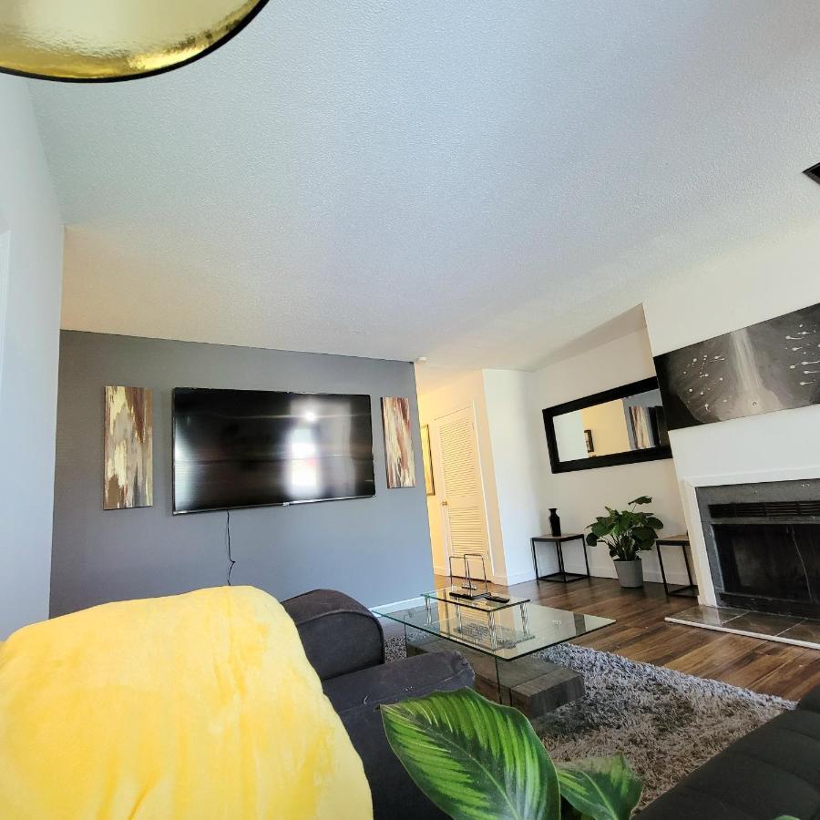 Villa Hi-Tek-Duplex A-Two 75In 4K Led Charleston Esterno foto